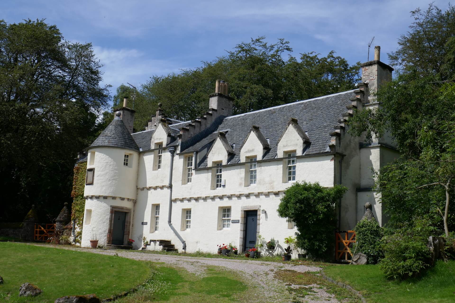 Country House near Formakin Estate
