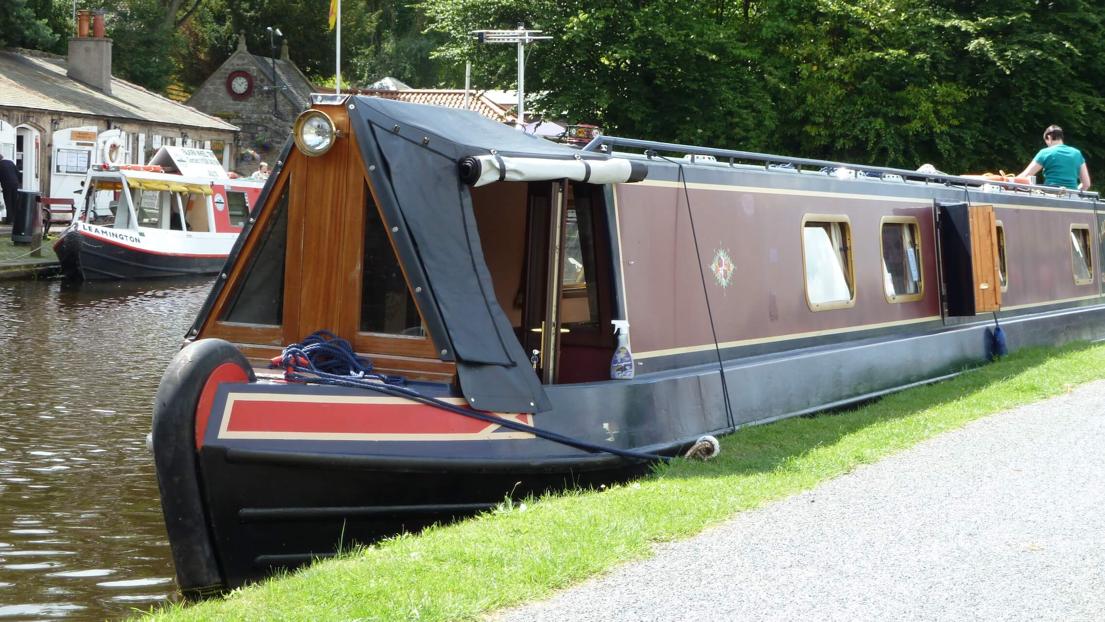 Narrowboat in Linlithgow